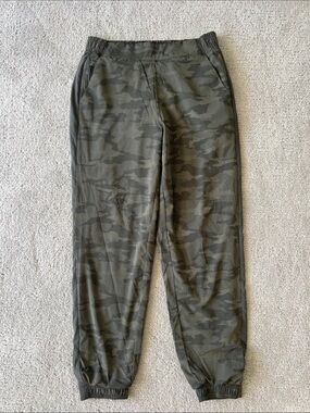 Athleta Camo Brooklyn Textured Lined Joggers
